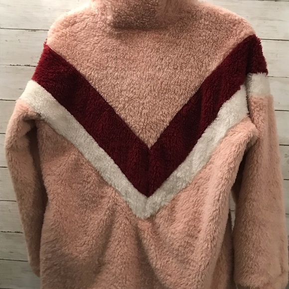 Sherpa Colorblock Chevron Half-Zip Pullover Sweater - Picture 6 of 6